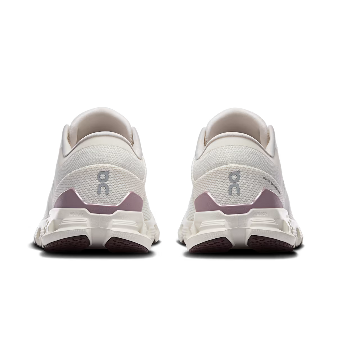 Women's Cloud X 4