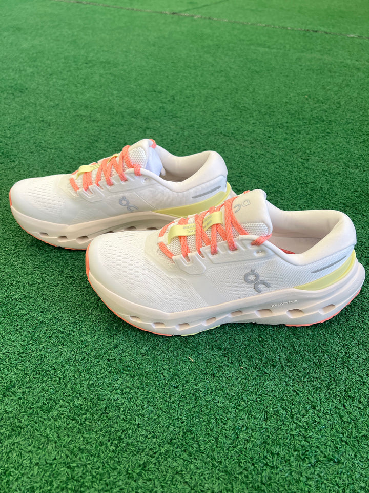 Women's On Cloudrunner 3
