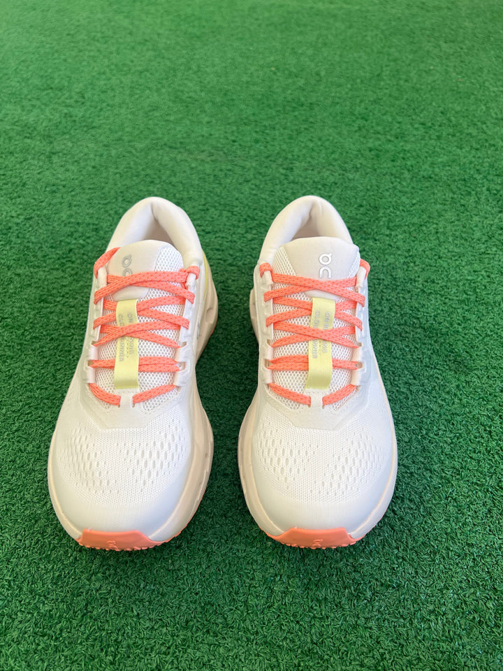 Women's On Cloudrunner 3