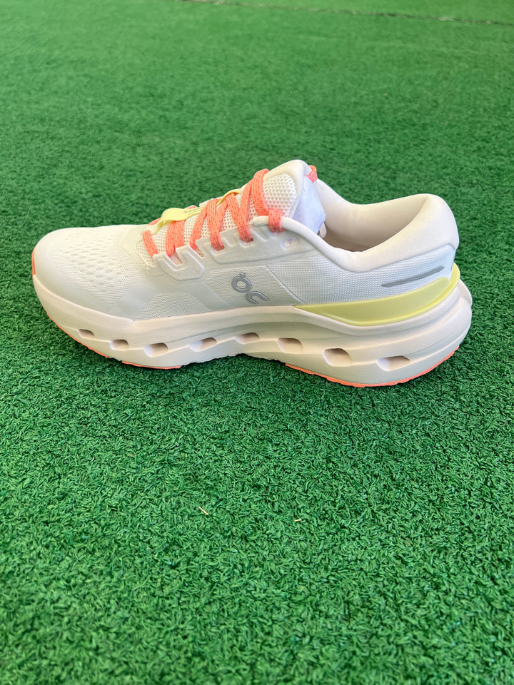 Women's On Cloudrunner 3