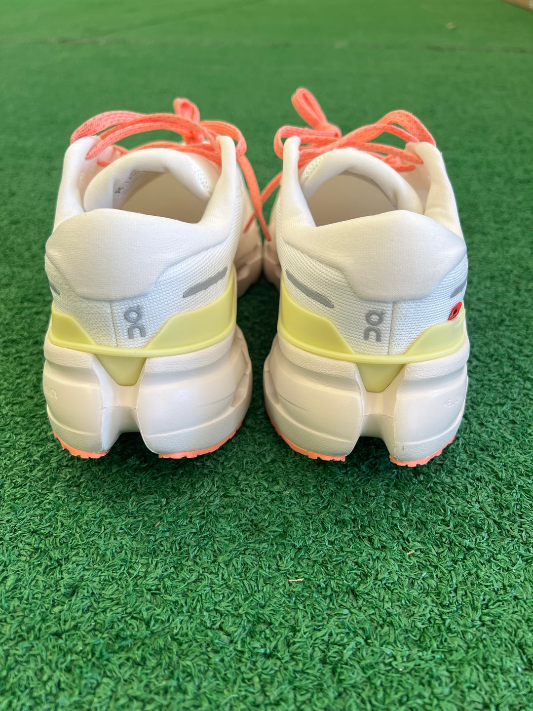 Women's On Cloudrunner 3