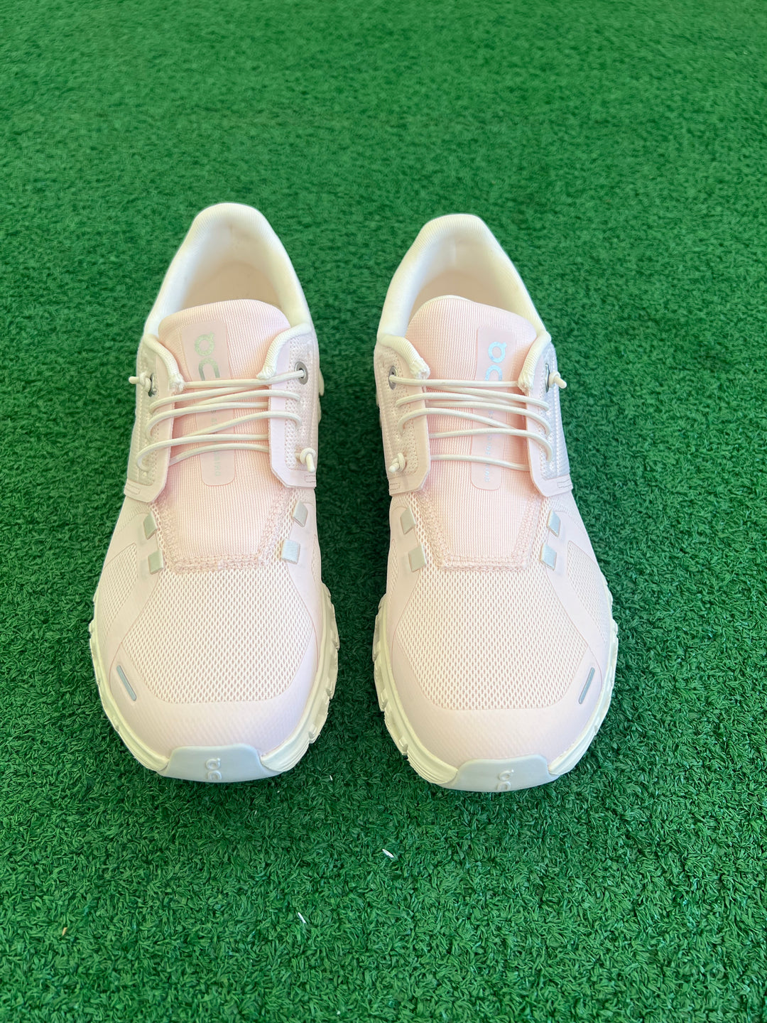 Women's Cloud 6